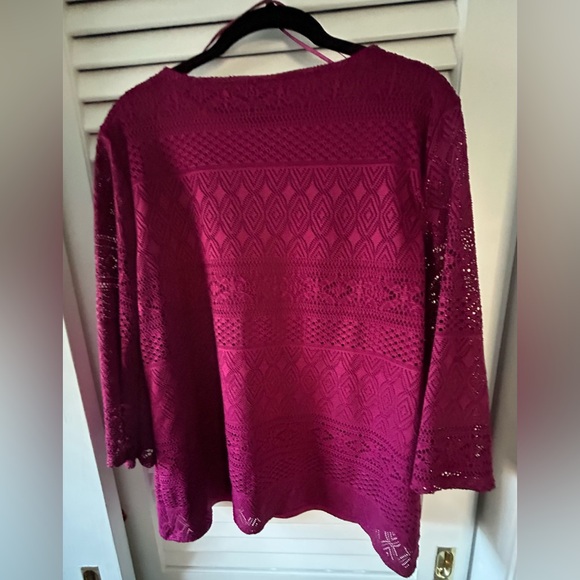 Like new Dana Buchman, plum colored lace print pull over top in size large - Picture 6 of 9